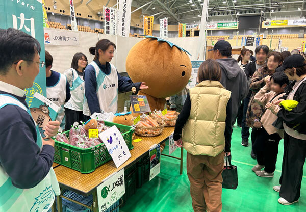 Corporate PR at the exhibit booth
